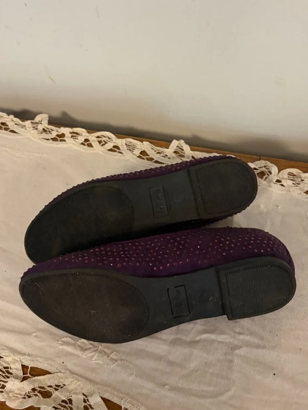 Mia Women's Size 7.5 Bedazzle Rhinestone Speckled Ballet Flat. Purple